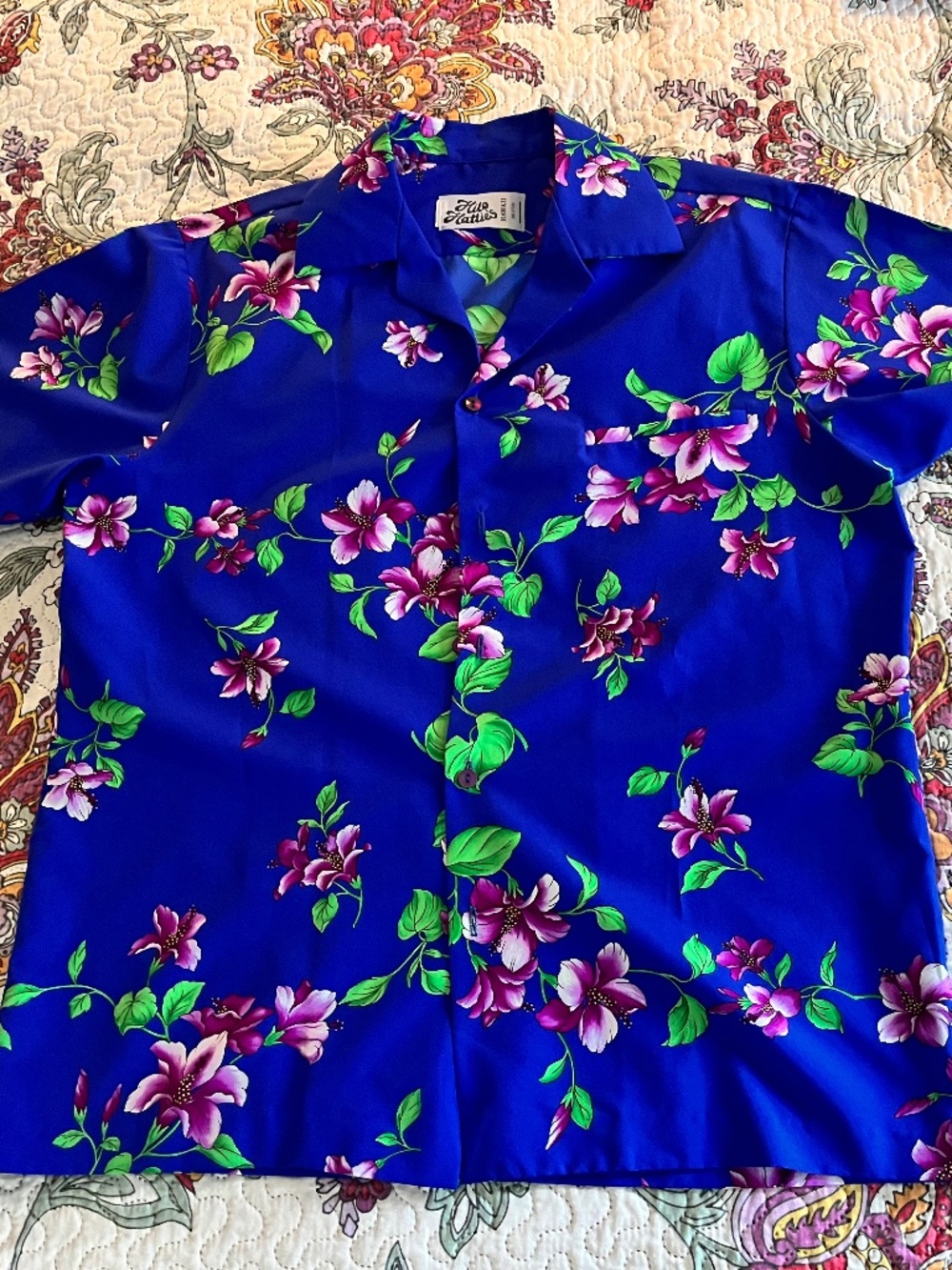 Men's Hilo Hatties Hawaiian Tshirt Blue Hibiscus Neon Floral Button Down